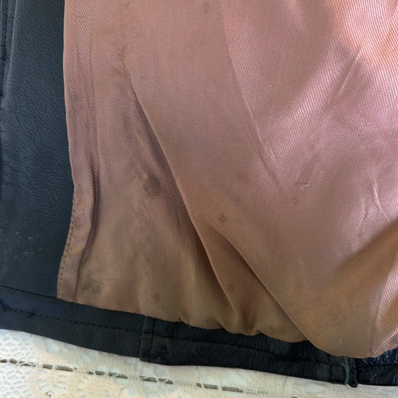 Vintage woman’s Medium Harley Davidson Leather riding jacket zippers and buckles - Picture 14 of 14